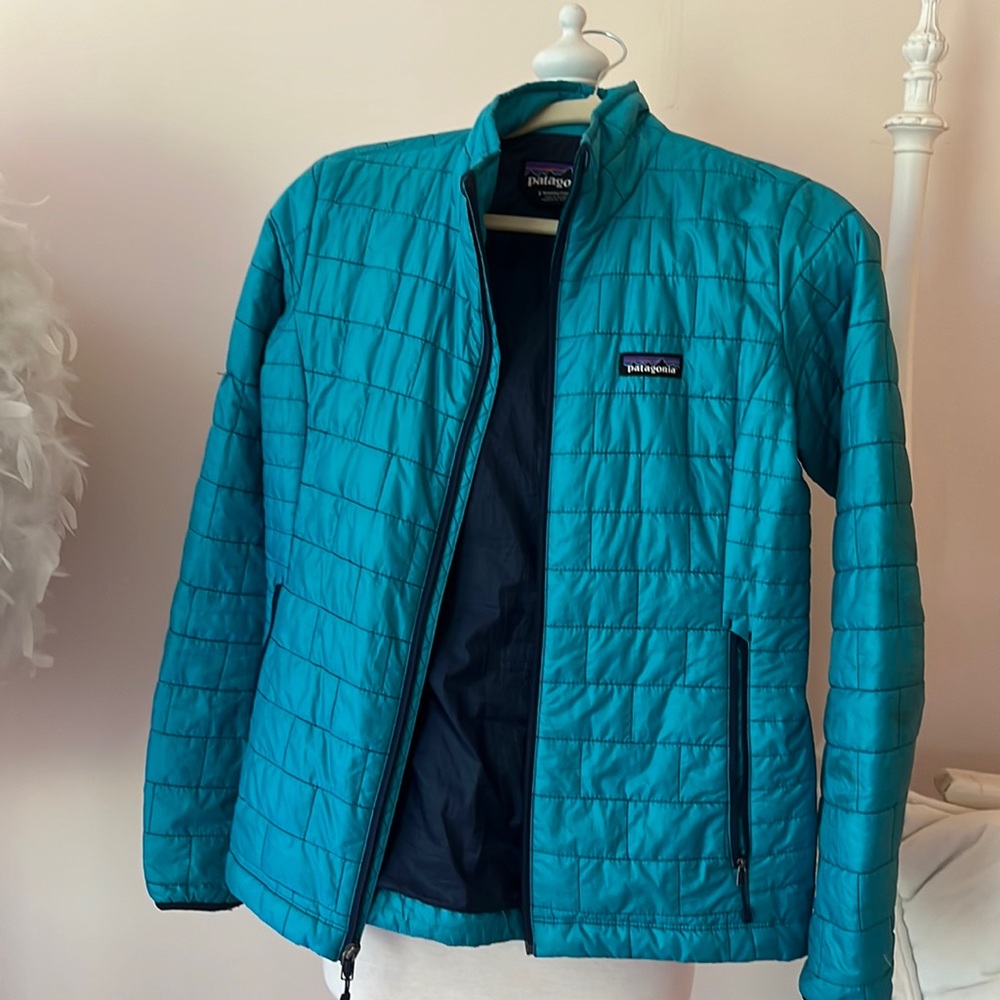 Turquoise women’s Patagonia jacket